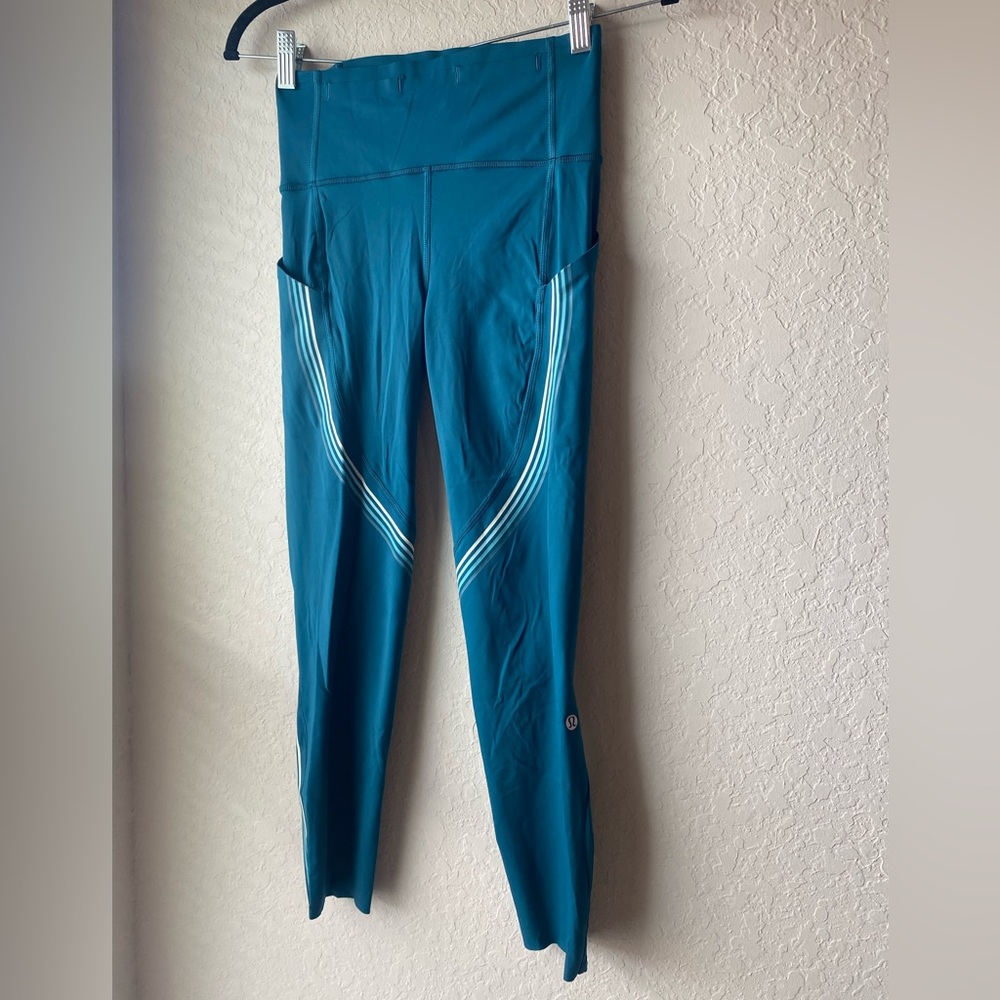 Lululemon Speed Limit Crop 23" in Bermuda Teal ~ Size 4 - Picture 5 of 12